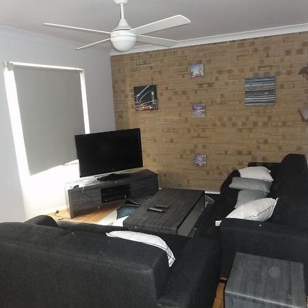 Prime Location & Spacious Аделаида Экстерьер фото