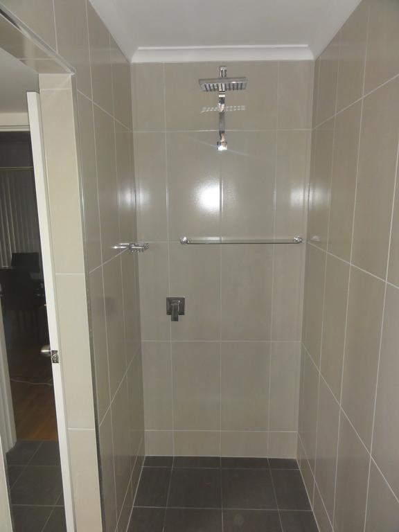 Prime Location & Spacious Аделаида Экстерьер фото