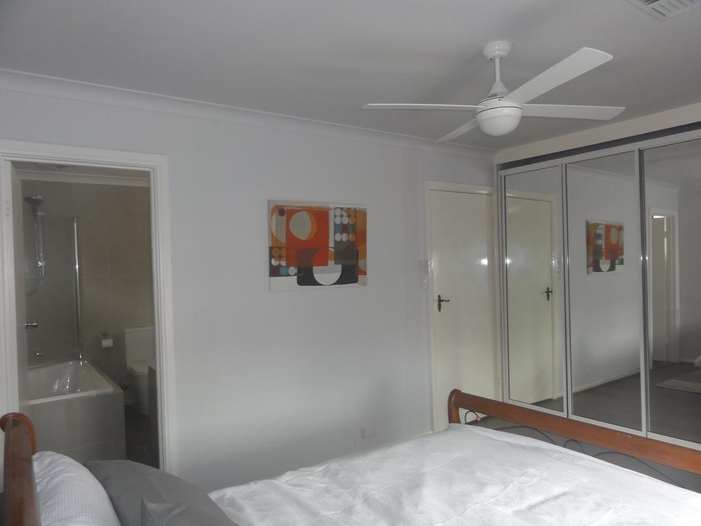 Prime Location & Spacious Аделаида Экстерьер фото