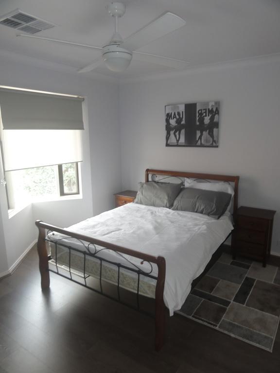 Prime Location & Spacious Аделаида Экстерьер фото